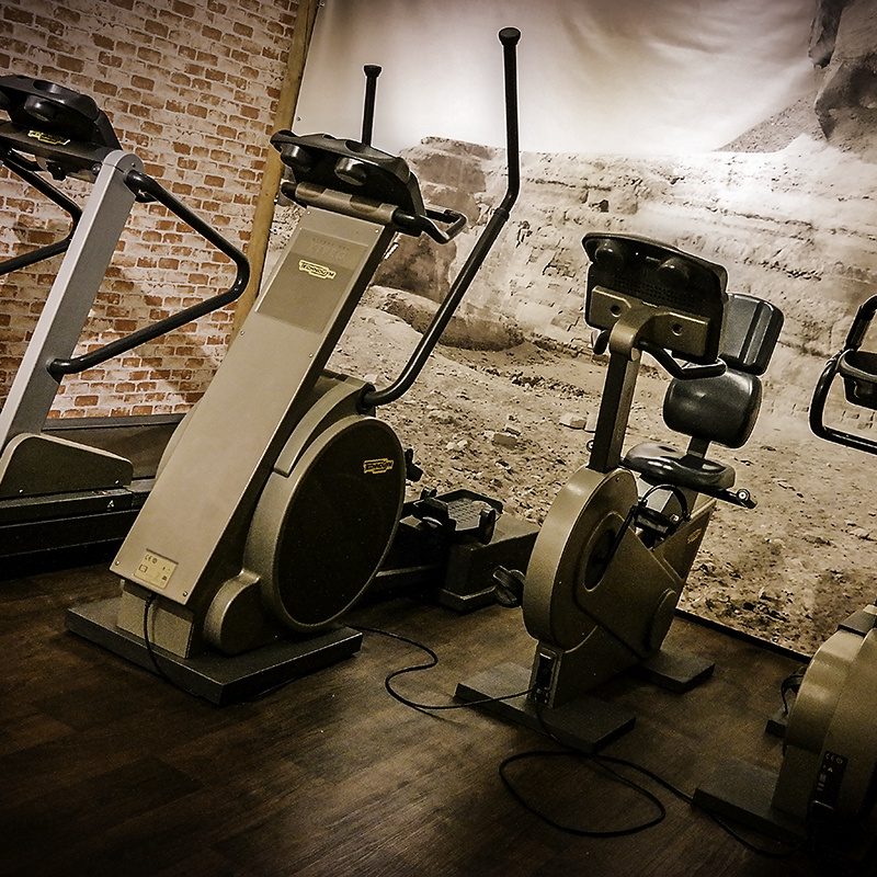 Der in der Villa gelegene Gemeinschafts-Fitnessraum mit TV verfügt über Laufband, Stepper und Radfahreinrichtung.