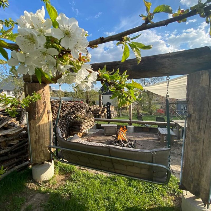 Originelle Grill- und Lagerfeuerstelle bei Tag …