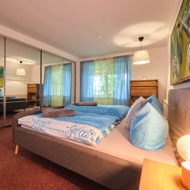 Dornröschen – Boxspringbett KING SIZE.