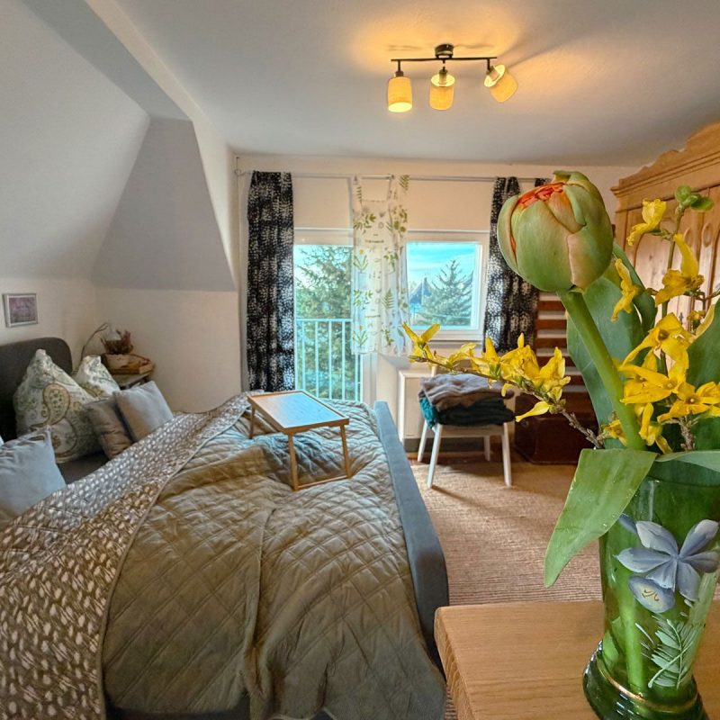 Gemütliches Kräuterhaus-Loft mit zwei französischen Balkonen