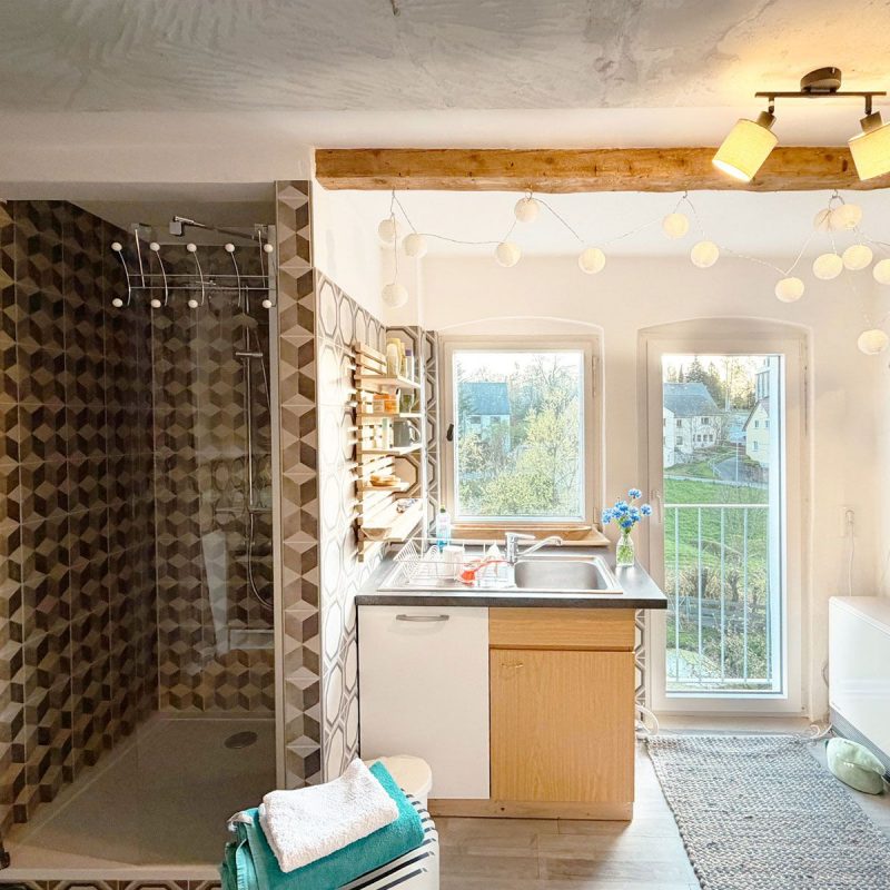 Dusche mit französischem Balkon
