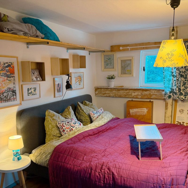 Lavendelzimmer mit Kingsize-Bett