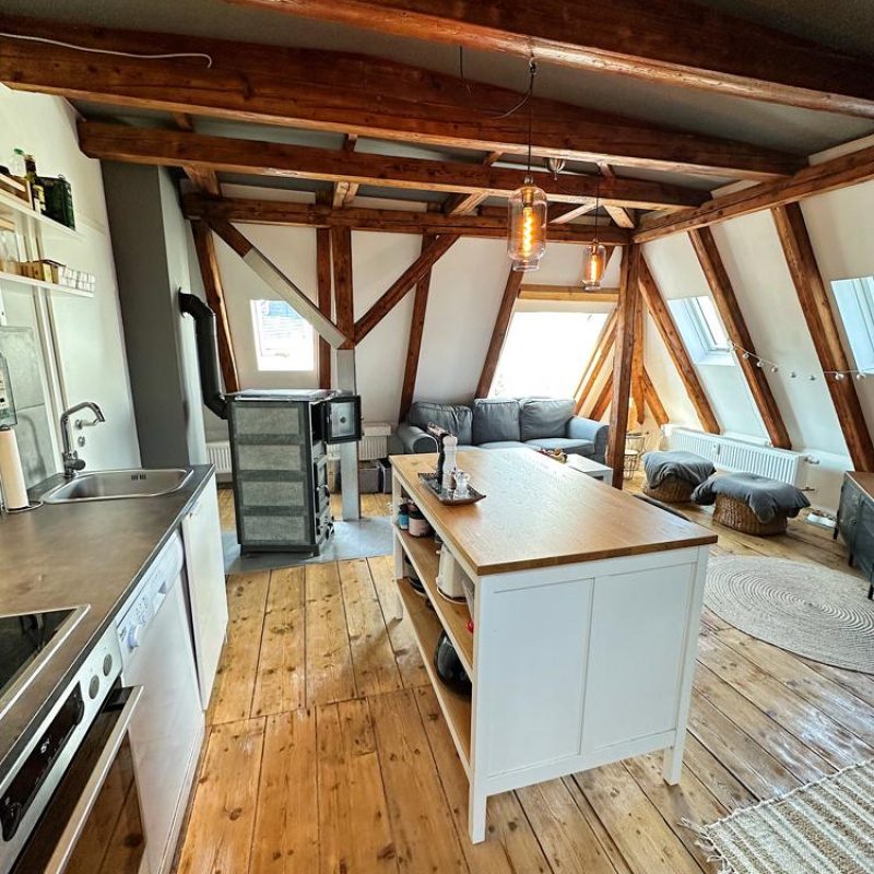 offene-wohnkueche-ferienloft-erzgebirge