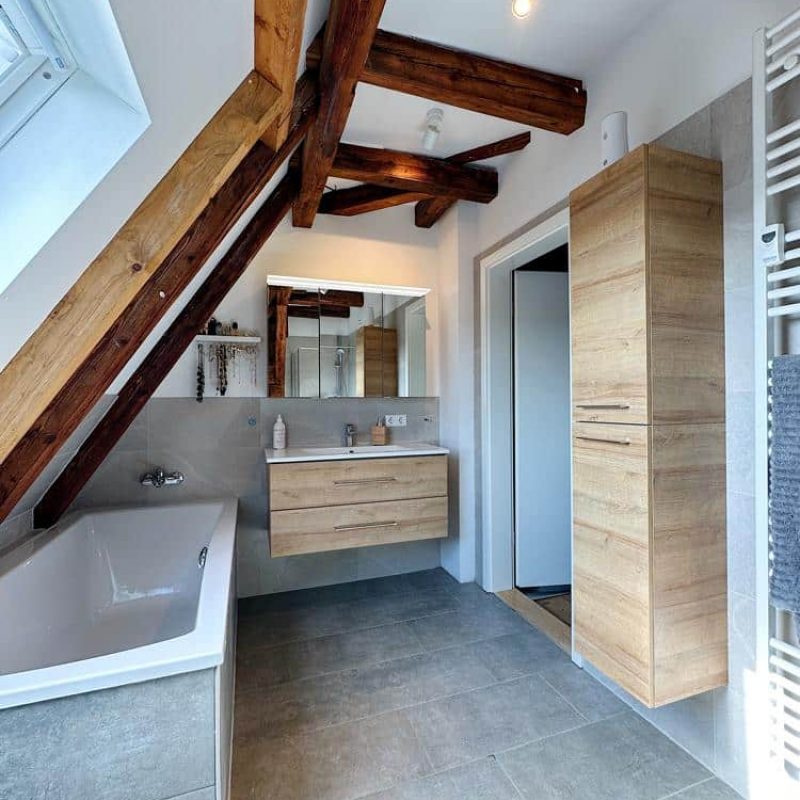traumurlaub-modernes-bad-dusche-badewanne-ferien-erzgebirge