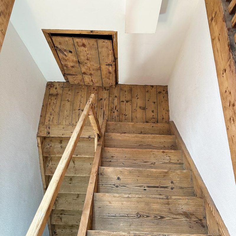 ungewoehnlicher-urlaub-loft-kunst-kaminofen-ferien-erzgebirge-familienurlaub